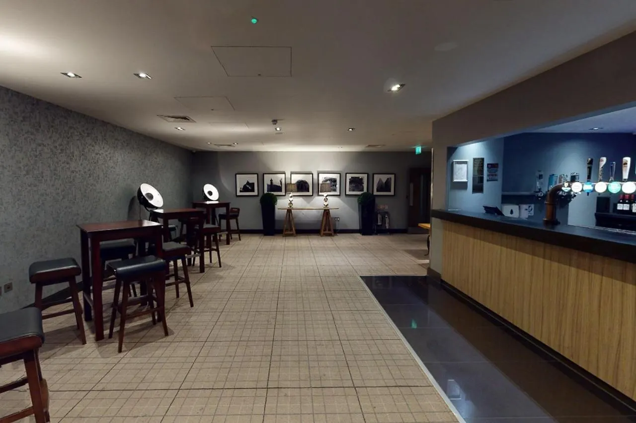 Village Hotel Aberdeen 4*,